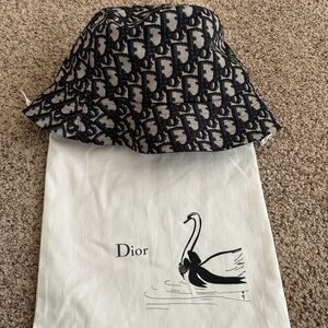Christian Dior navy reversible bucket hat